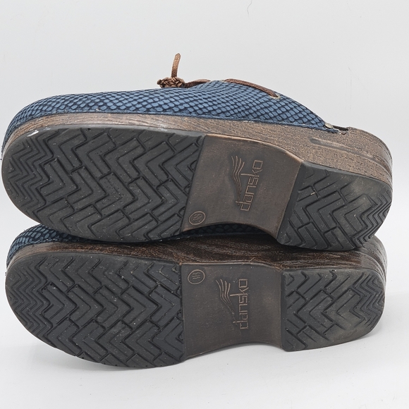 Dansko blue suede grid w/tassels classic clog shoes size 38 US size 7.5/ 8 htf - Picture 10 of 16